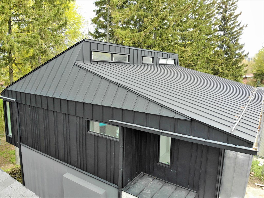 What is a standing seam metal roof? - Metal Roof Experts in Ontario,  Toronto, Canada.