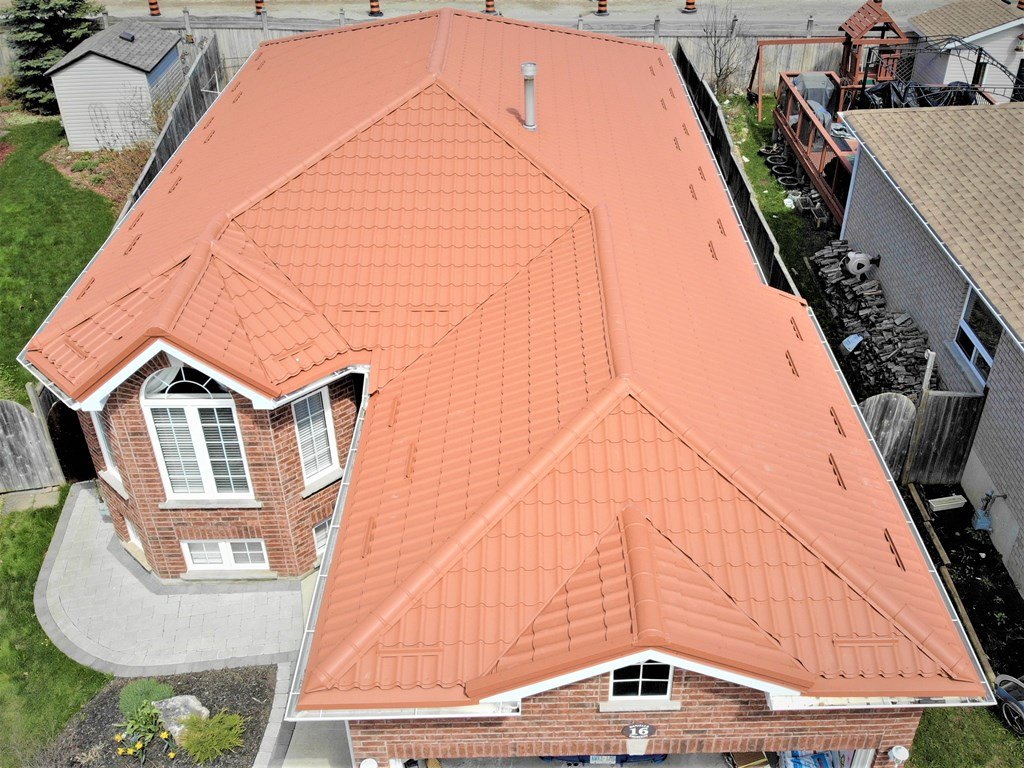 Metal Tile Roof RAL 8004