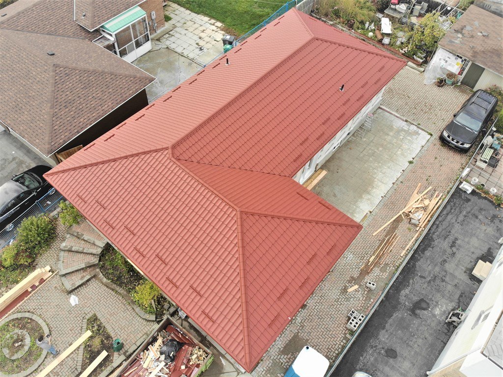 Metal tile roof in Mississauga