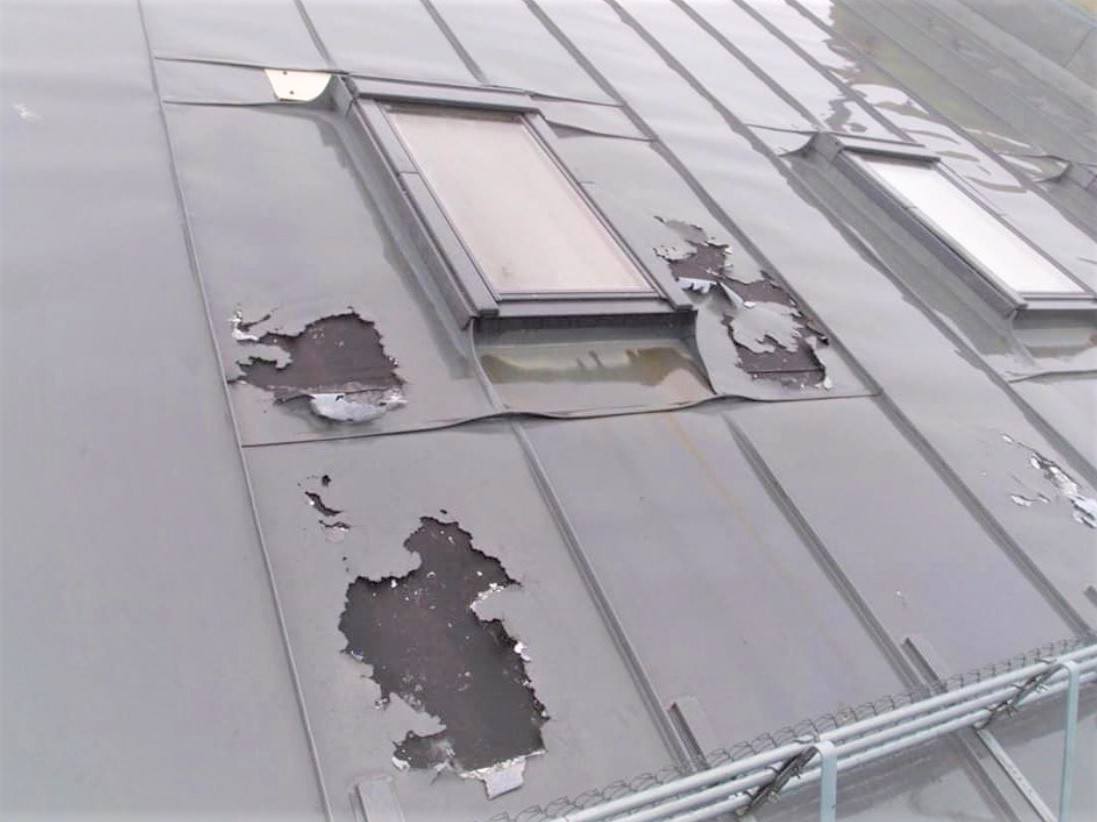 Low quality metal on the roof