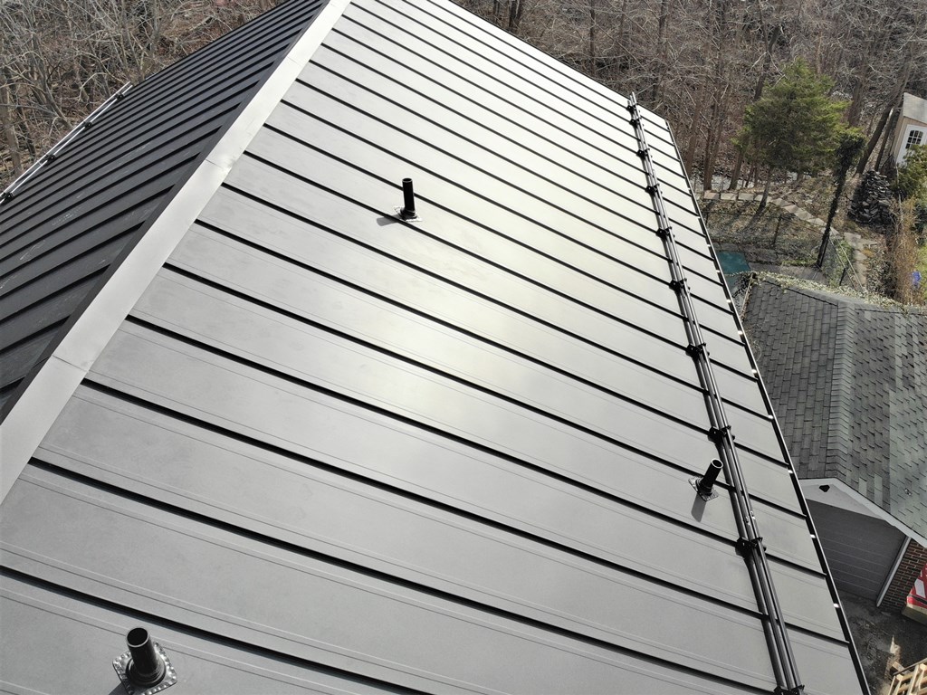 Metal roof snow guards Metal Roof Experts in Ontario, Toronto, Canada.