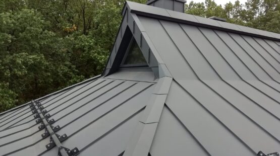 Standing seam metal roof